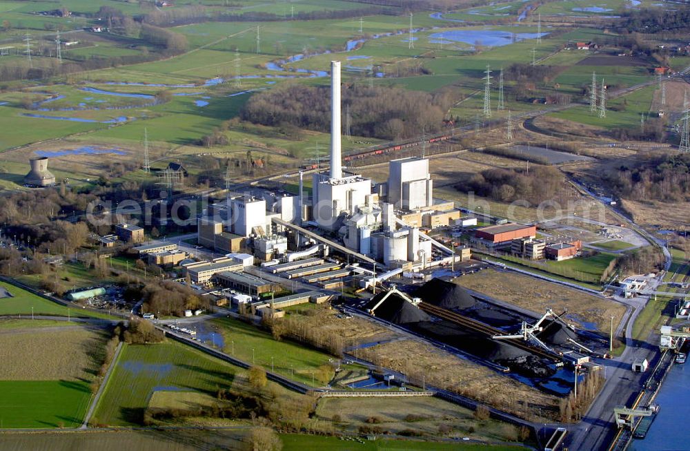 Hamm from above - Kraftwerk / Kohlekraftwerk Westfalen im Stadtteil Hamm-Uentrop mit dem ehemaligen Kernkraftwerk KKW / AKW THTR-300 in Nordrhein-Westfalen NRW. Powerhouse / coal power station in the district Hamm-Uentrop with the former nuclear power station NPS / atomic plant THTR-300 in North Rhine-Westphalia.