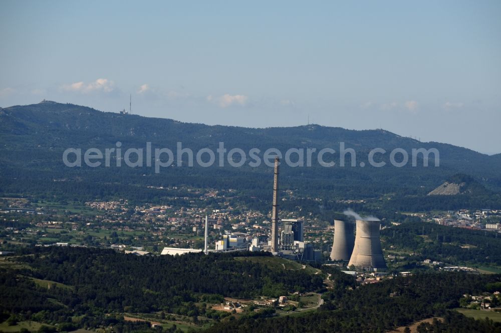 Aerial photograph Beaurecueil - Power plants and exhaust towers of thermal power station in Beaurecueil in Provence-Alpes-Cote d'Azur, France