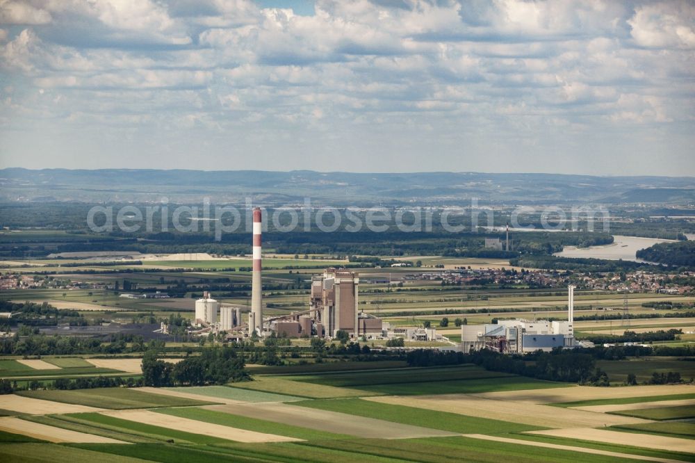 Aerial photograph Dürnrohr - Power plants and exhaust towers of the thermal power station in Duernrohr in Lower Austria, Austria. The power station is steam powerd and a thermic waste management site, surrounded by agricultural fields