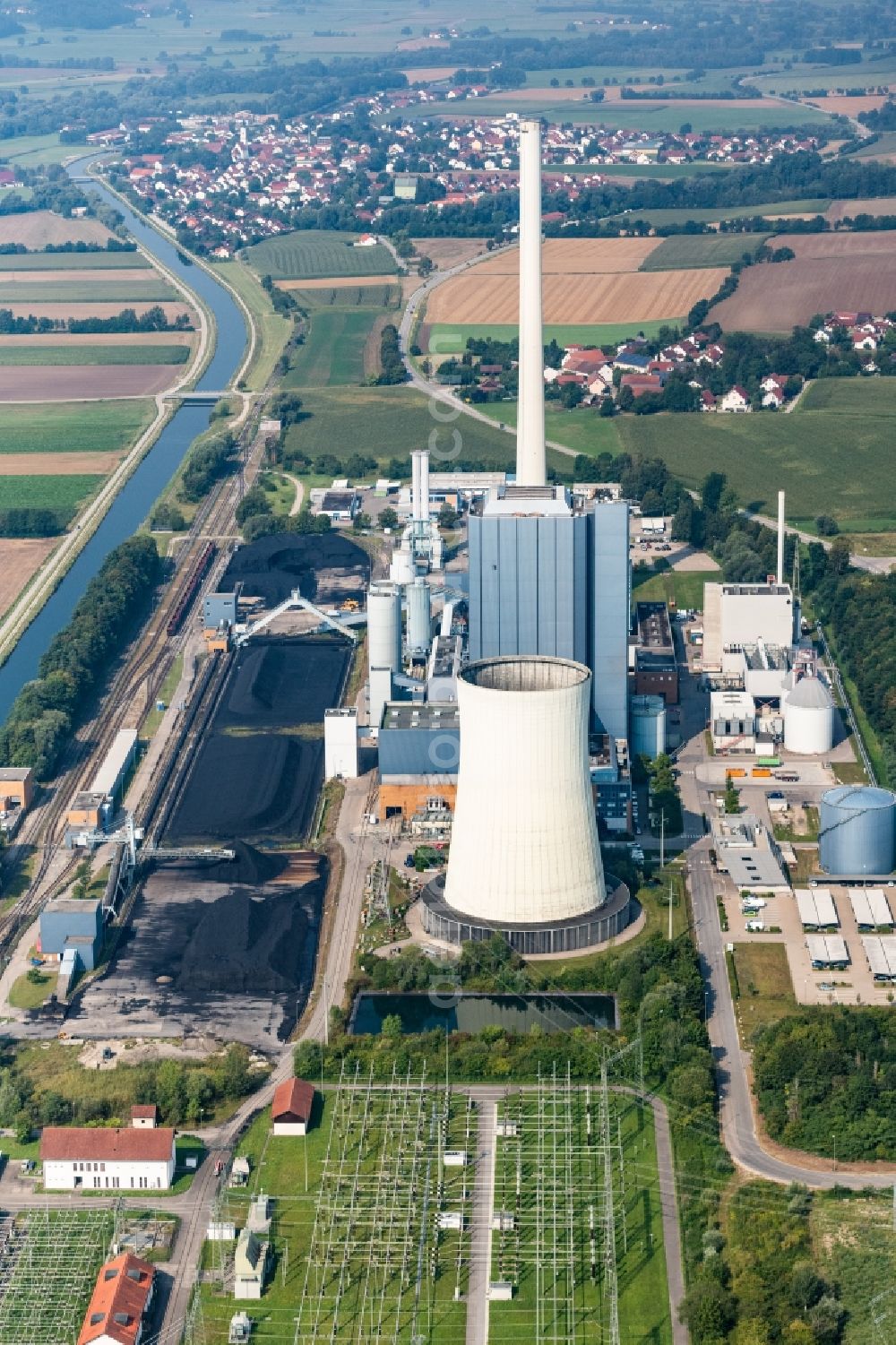 Aerial image Zolling - Power plants and exhaust towers of thermal power station ENGIE Kraftwerk Zolling in Zolling in the state Bavaria, Germany