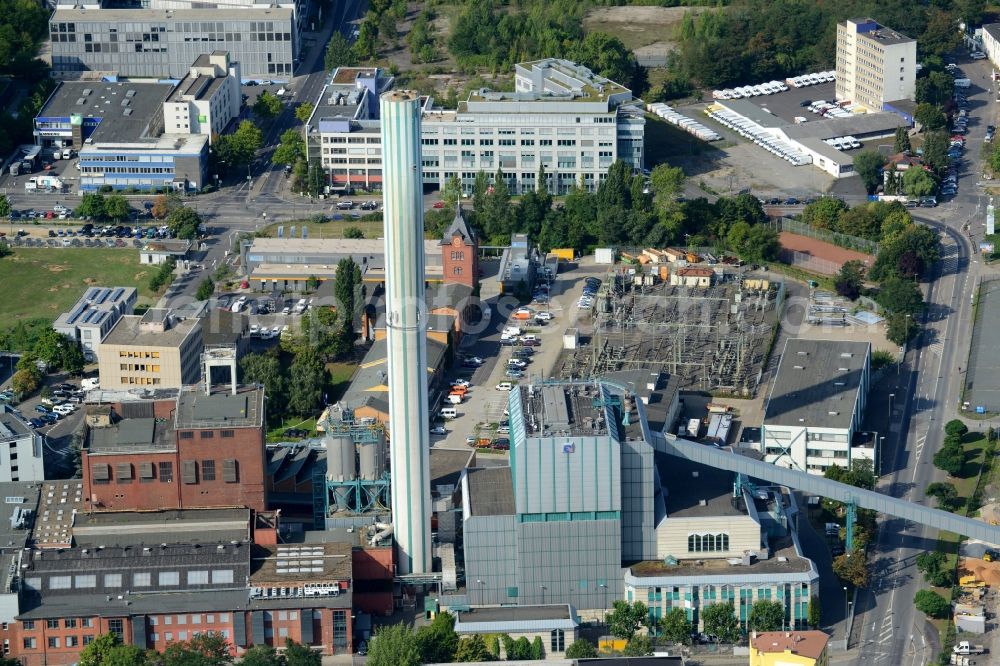 Offenbach am Main from above - Power plants and exhaust towers of thermal power station of Energieversorgung Offenbach (EVO) in Offenbach am Main in the state Hesse