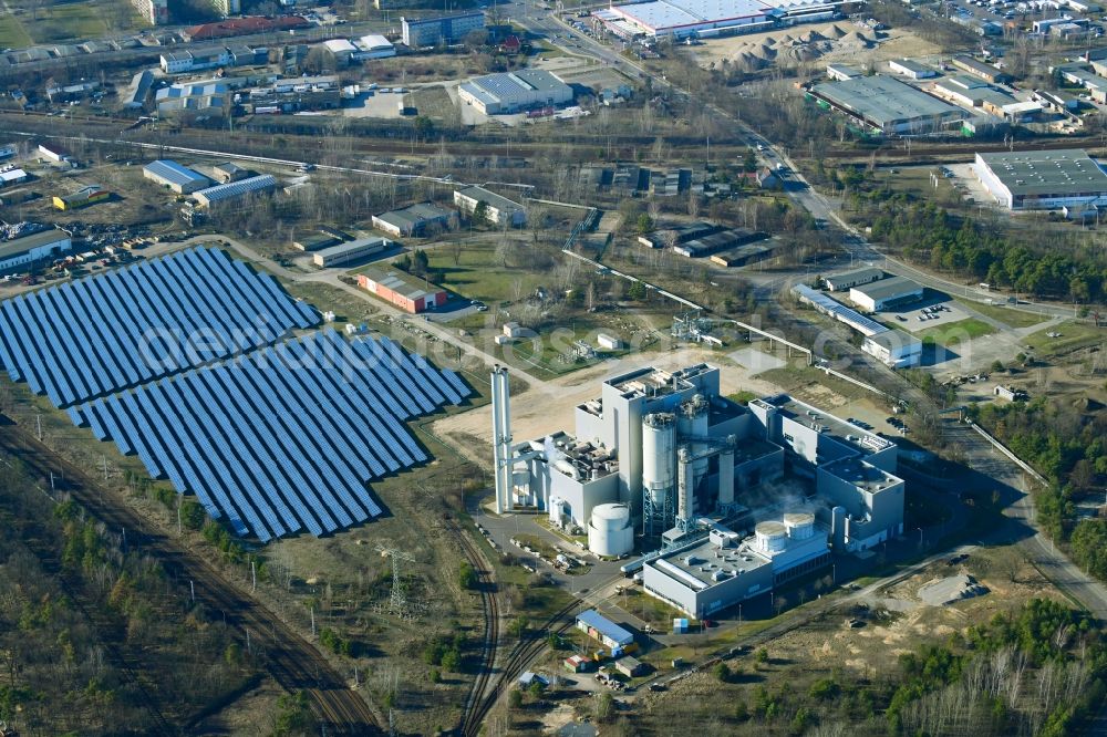 Cottbus from above - Power plants and exhaust towers of thermal power station Heizkraftwerk Cottbus on Werner-von-Siemens-Strasse in the district Dissenchen in Cottbus in the state Brandenburg, Germany