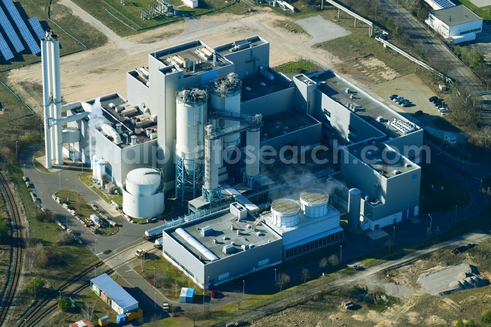 Cottbus from the bird's eye view: Power plants and exhaust towers of thermal power station Heizkraftwerk Cottbus on Werner-von-Siemens-Strasse in the district Dissenchen in Cottbus in the state Brandenburg, Germany