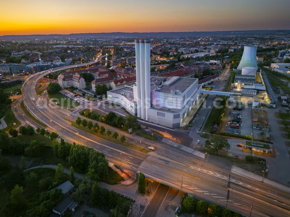 Aerial photograph Dresden - Power plants and exhaust towers of thermal power station Heizkraftwerk Nossener Bruecke on Oederaner Strasse in the district Suedvorstadt in Dresden in the state Saxony, Germany