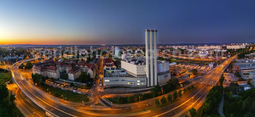 Aerial image Dresden - Power plants and exhaust towers of thermal power station Heizkraftwerk Nossener Bruecke on Oederaner Strasse in the district Suedvorstadt in Dresden in the state Saxony, Germany