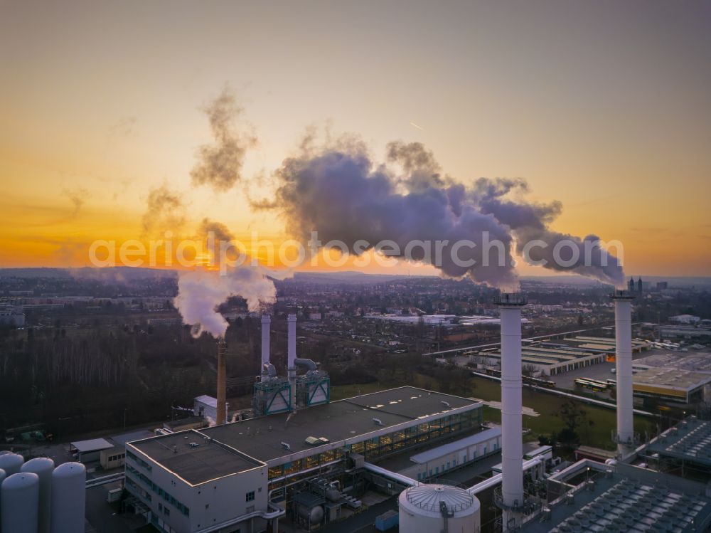 Aerial image Dresden - Power plant facilities and exhaust gas towers of the combined heat and power plant Innovationskraftwerk Dresden-Reick on Liebstaedter Strasse in the Seidnitz district of Dresden in the state of Saxony, Germany