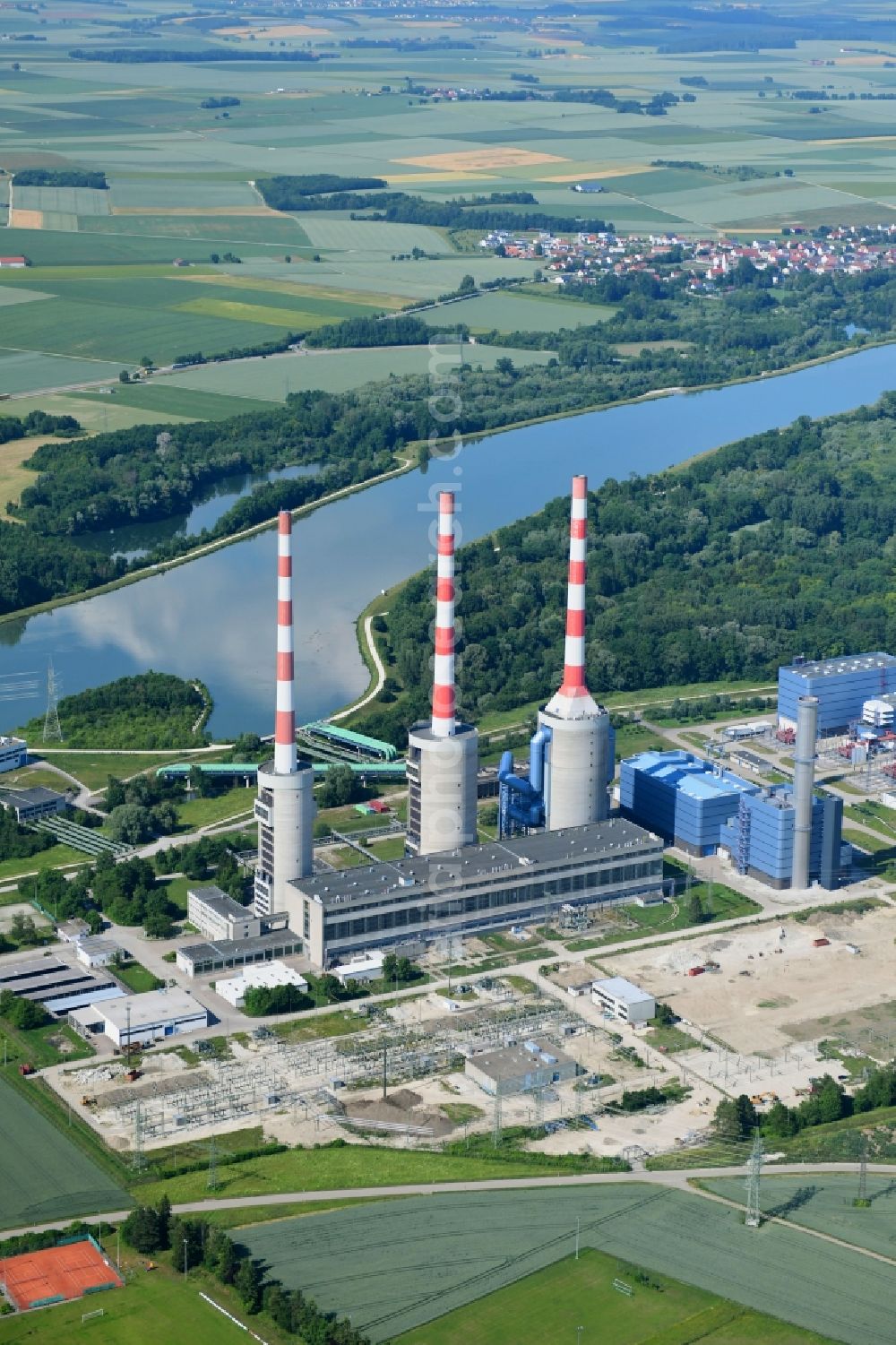 Aerial photograph Irsching - Power plants and exhaust towers of thermal power station Irsching of Uniper SE on Paarstrasse in Irsching in the state Bavaria, Germany