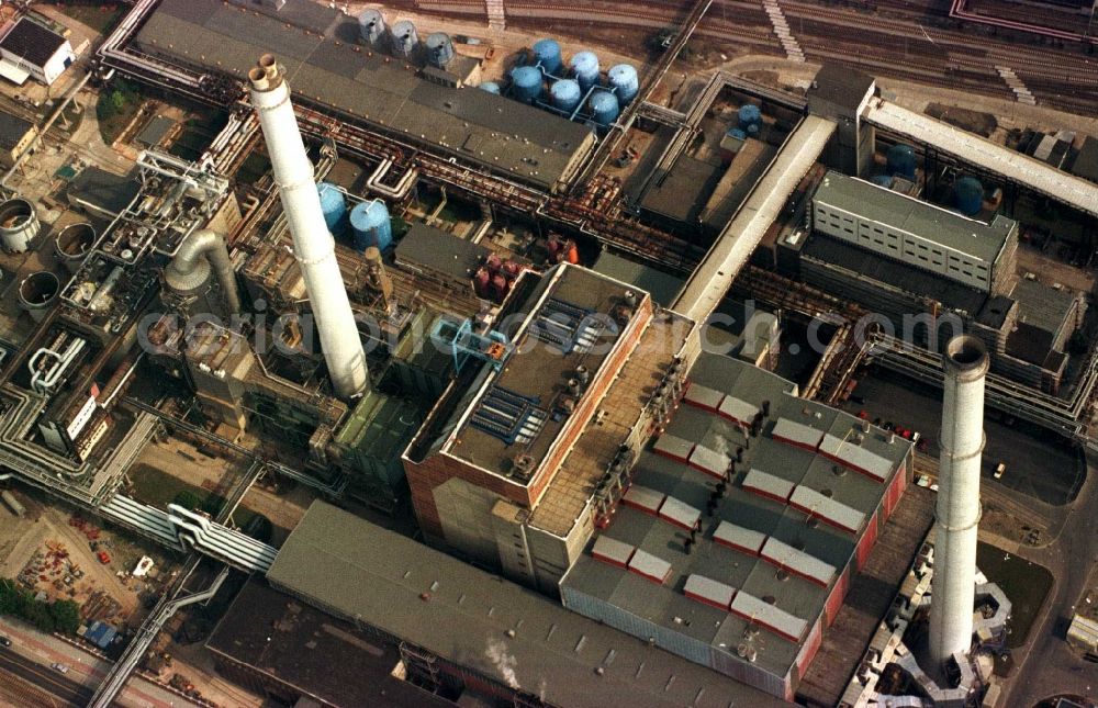 Aerial photograph Berlin - Power plants and exhaust towers of thermal power station Klingenberg in the district Rummelsburg in Berlin, Germany