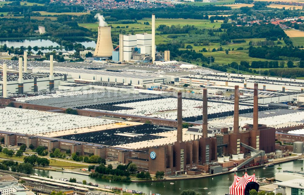 Aerial image Wolfsburg - Power plants and exhaust towers of thermal power station of VW Kraftwerk GmbH in Wolfsburg in the state Lower Saxony, Germany