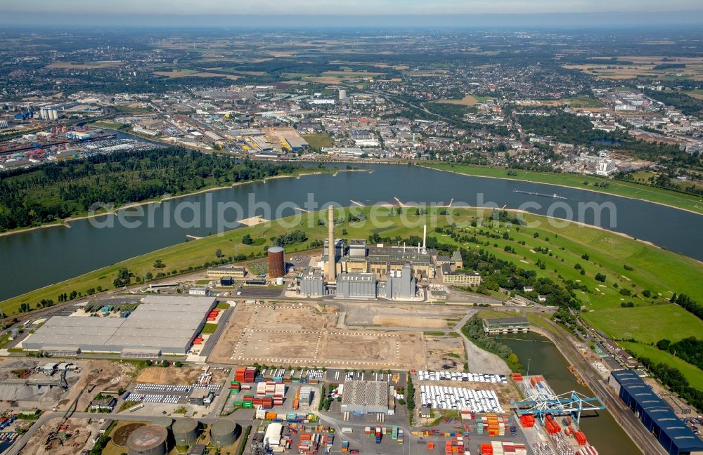 Aerial photograph Düsseldorf - Power plants and exhaust towers of thermal power station Lausward of Stadtwerke Duesseldorf AG on rhine waterway port in Duesseldorf in the state North Rhine-Westphalia