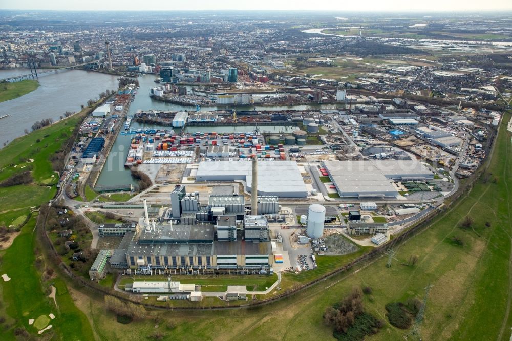 Aerial image Düsseldorf - Power plants and exhaust towers of thermal power station Lausward of Stadtwerke Duesseldorf AG in Duesseldorf in the state North Rhine-Westphalia