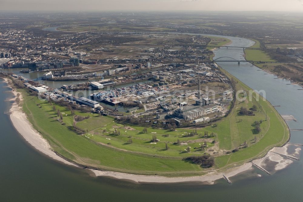 Aerial image Düsseldorf - Power plants and exhaust towers of thermal power station Lausward of Stadtwerke Duesseldorf AG in Duesseldorf in the state North Rhine-Westphalia