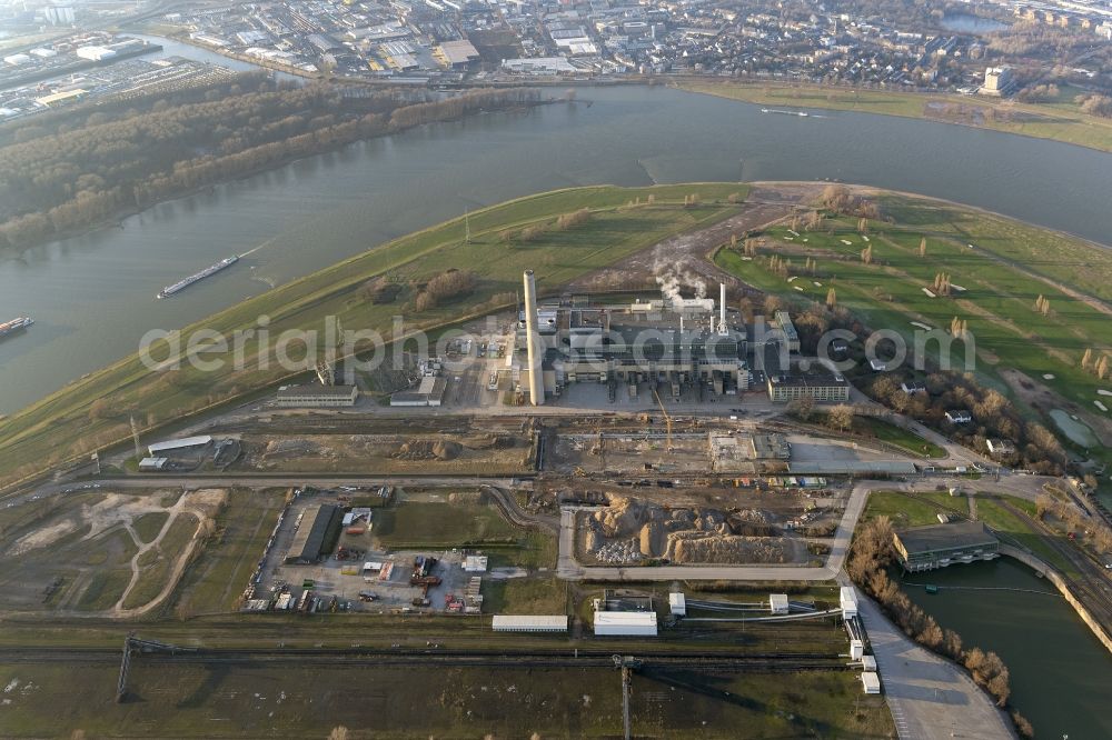 Aerial image Düsseldorf - Power plants and exhaust towers of thermal power station Lausward of Stadtwerke Duesseldorf AG in Duesseldorf in the state North Rhine-Westphalia