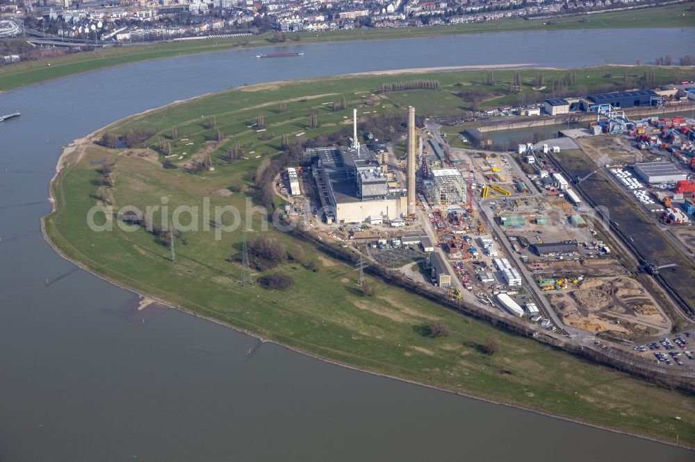 Aerial image Düsseldorf - Power plants and exhaust towers of thermal power station Lausward of Stadtwerke Duesseldorf AG in Duesseldorf in the state North Rhine-Westphalia