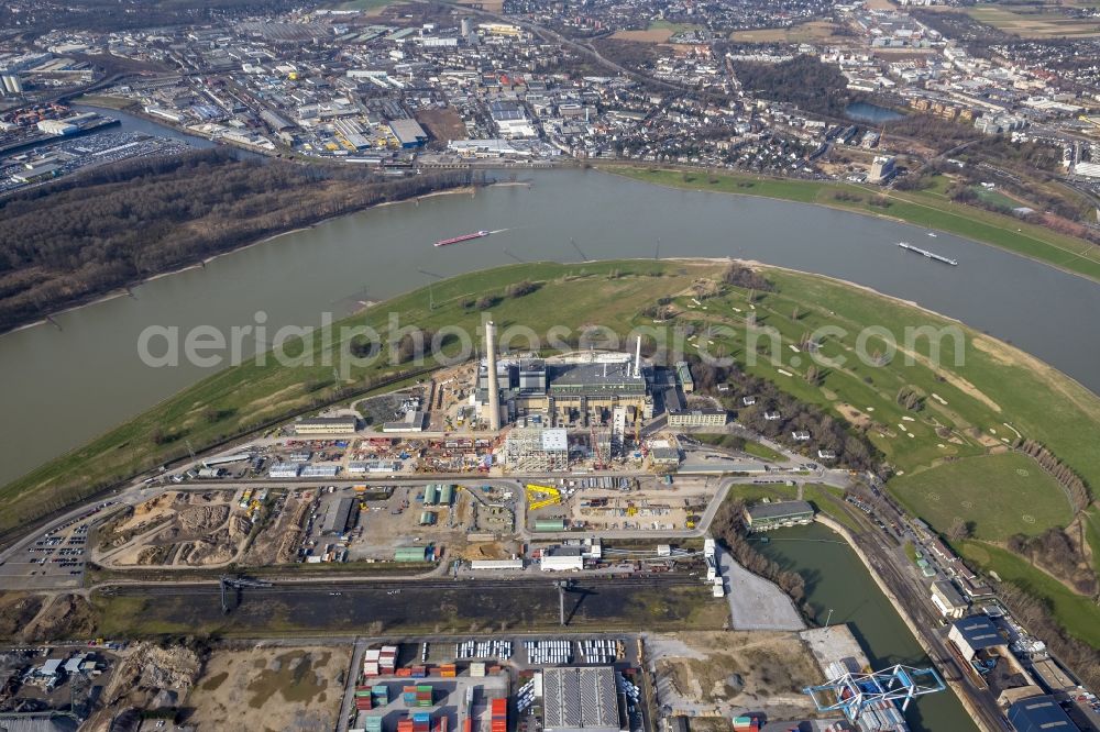 Düsseldorf from the bird's eye view: Power plants and exhaust towers of thermal power station Lausward of Stadtwerke Duesseldorf AG in Duesseldorf in the state North Rhine-Westphalia