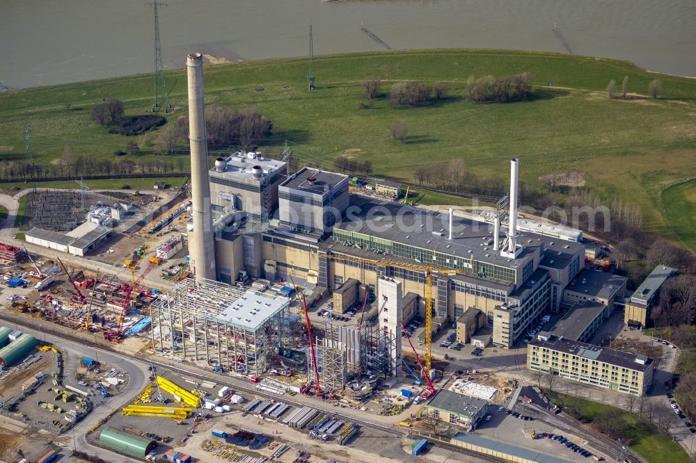 Aerial image Düsseldorf - Power plants and exhaust towers of thermal power station Lausward of Stadtwerke Duesseldorf AG in Duesseldorf in the state North Rhine-Westphalia