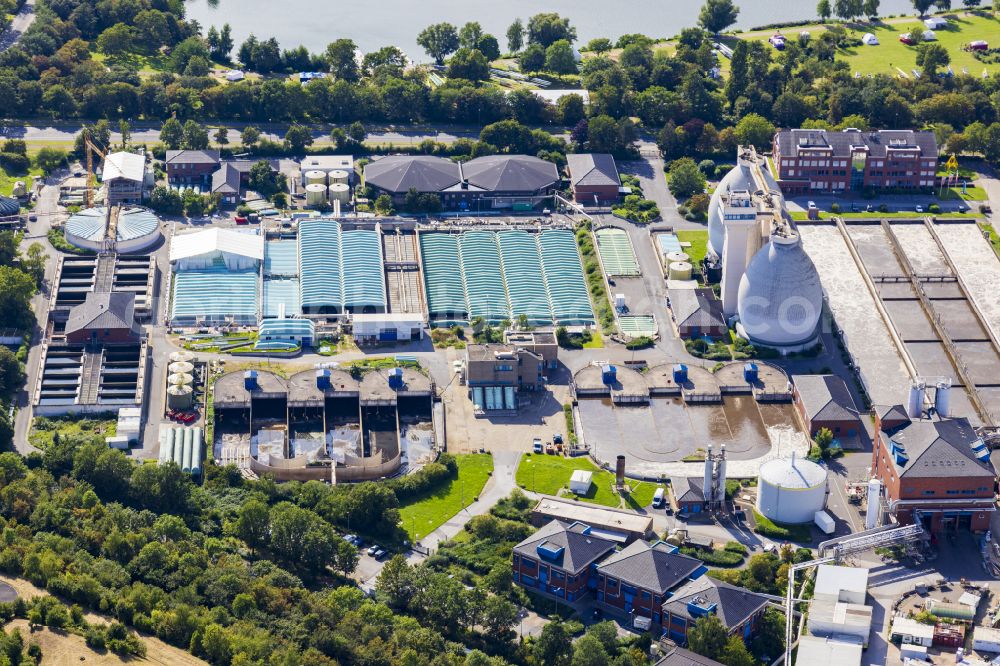 Aerial photograph Krefeld - Power plant facilities of the combined heat and power plant of the waste incineration plant EGK Entsorgungsgesellschaft in Krefeld in the federal state of North Rhine-Westphalia, Germany