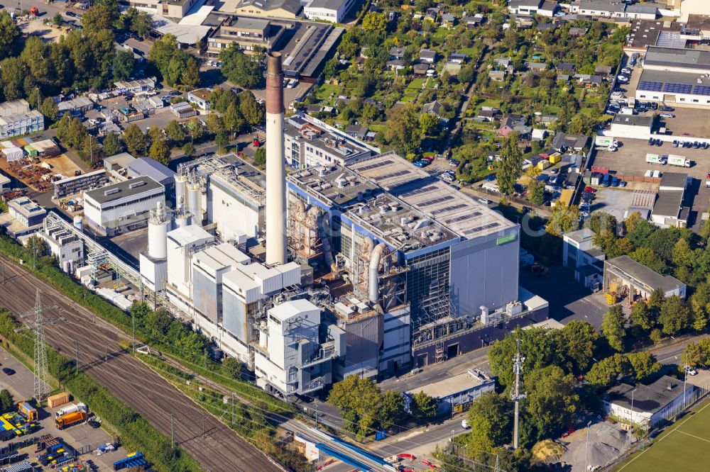 Aerial image Düsseldorf - Power plant facilities of the combined heat and power plant of the garbage and waste incineration plant on the street Flinger Broich in the district of Flingern-Nord in Duesseldorf in the federal state of North Rhine-Westphalia, Germany