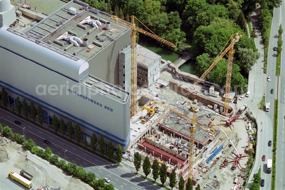 München from above - Power plants of the Suedheizkraftwerk at Schaeftlarnstrasse in Munich Sendling in the state of Bavaria