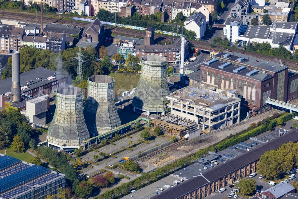 Düsseldorf from above - Power plant facilities and exhaust towers of the combined heat and power plant of Stadtwerke Duesseldorf in the district of Flingern-Nord in Duesseldorf in the federal state of North Rhine-Westphalia, Germany