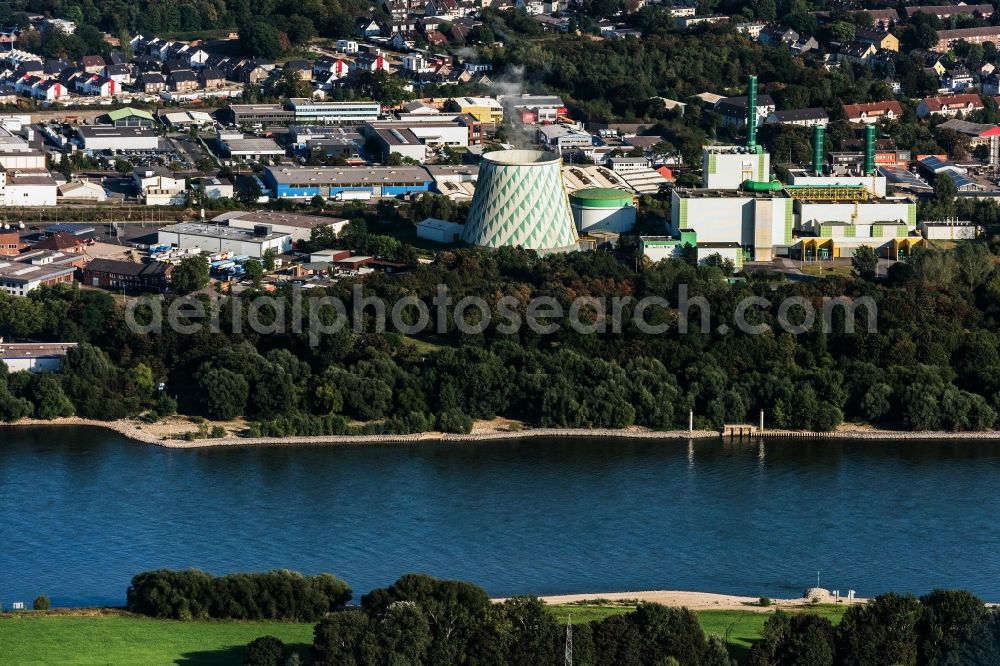 Duisburg from above - Power plants and exhaust towers of thermal power station of the municipal services in Duisburg in the state North Rhine-Westphalia