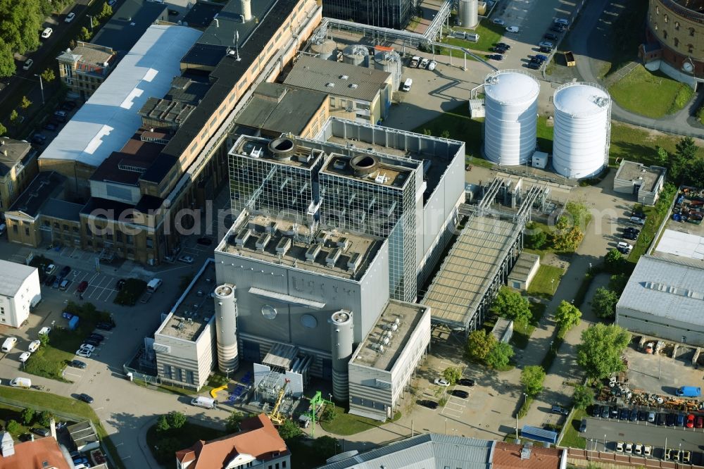 Aerial photograph Leipzig - Power plants and exhaust towers of thermal power station Stadtwerke Leipzig GmbH - Gas- and Dampfturbinenkraftwerk (GuD) on Eutritzscher Strasse in the district Mitte in Leipzig in the state Saxony, Germany