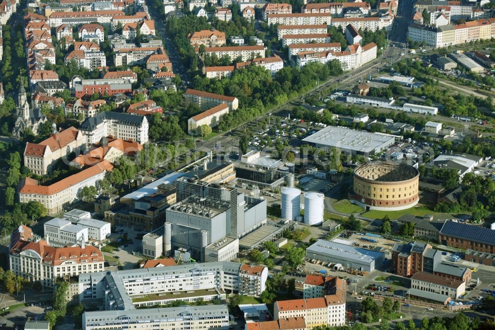 Aerial photograph Leipzig - Power plants and exhaust towers of thermal power station Stadtwerke Leipzig GmbH - Gas- and Dampfturbinenkraftwerk (GuD) on Eutritzscher Strasse in the district Mitte in Leipzig in the state Saxony, Germany