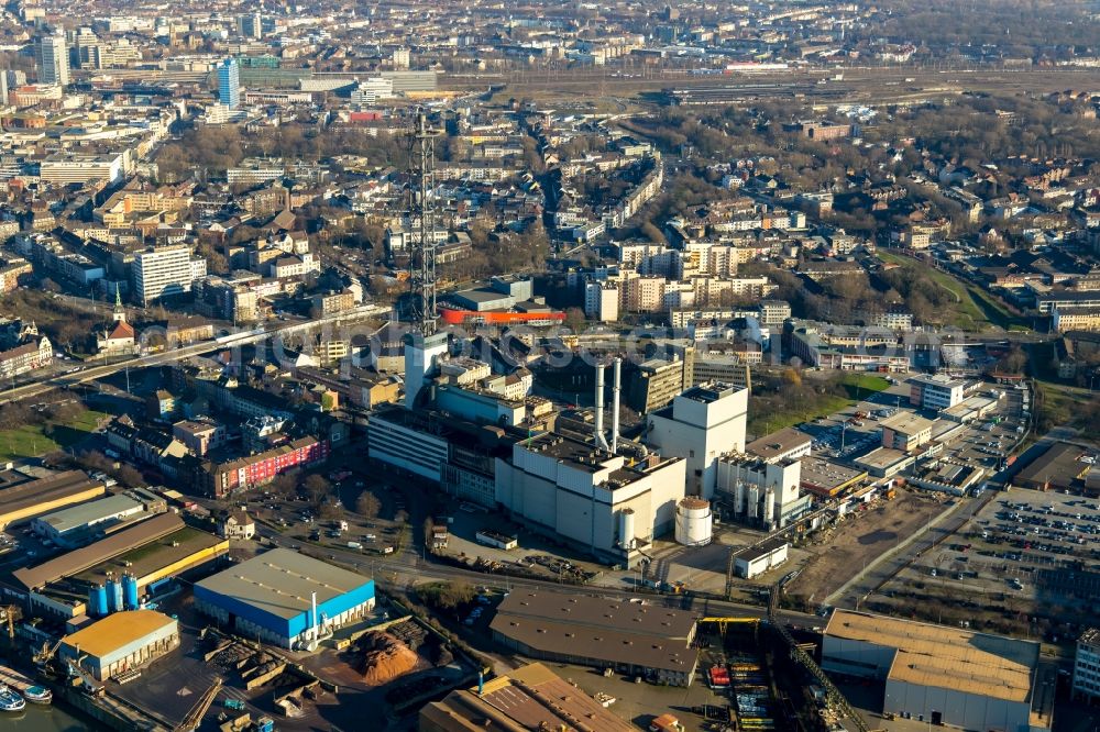 Aerial image Duisburg - Power plants and exhaust towers of thermal power station with dem Stadtwerketurm on Charlottenstrasse in the district Altstadt in Duisburg in the state North Rhine-Westphalia, Germany