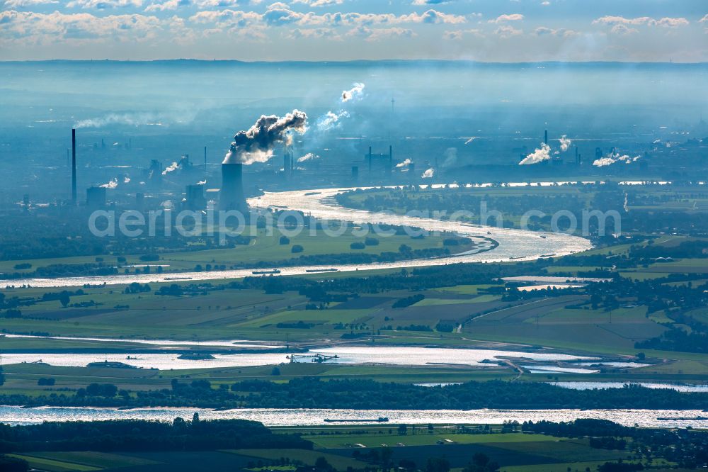 Duisburg from above - Power plants and exhaust towers of thermal power station STEAG Heizkraftwerk Walsum on Dr.-Wilhelm-Roelen-Strasse in Duisburg in the state North Rhine-Westphalia, Germany