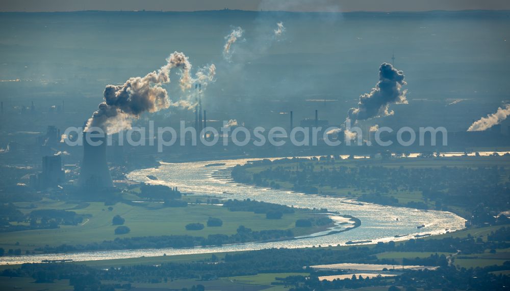 Aerial image Duisburg - Power plants and exhaust towers of thermal power station STEAG Heizkraftwerk Walsum on Dr.-Wilhelm-Roelen-Strasse in Duisburg in the state North Rhine-Westphalia, Germany