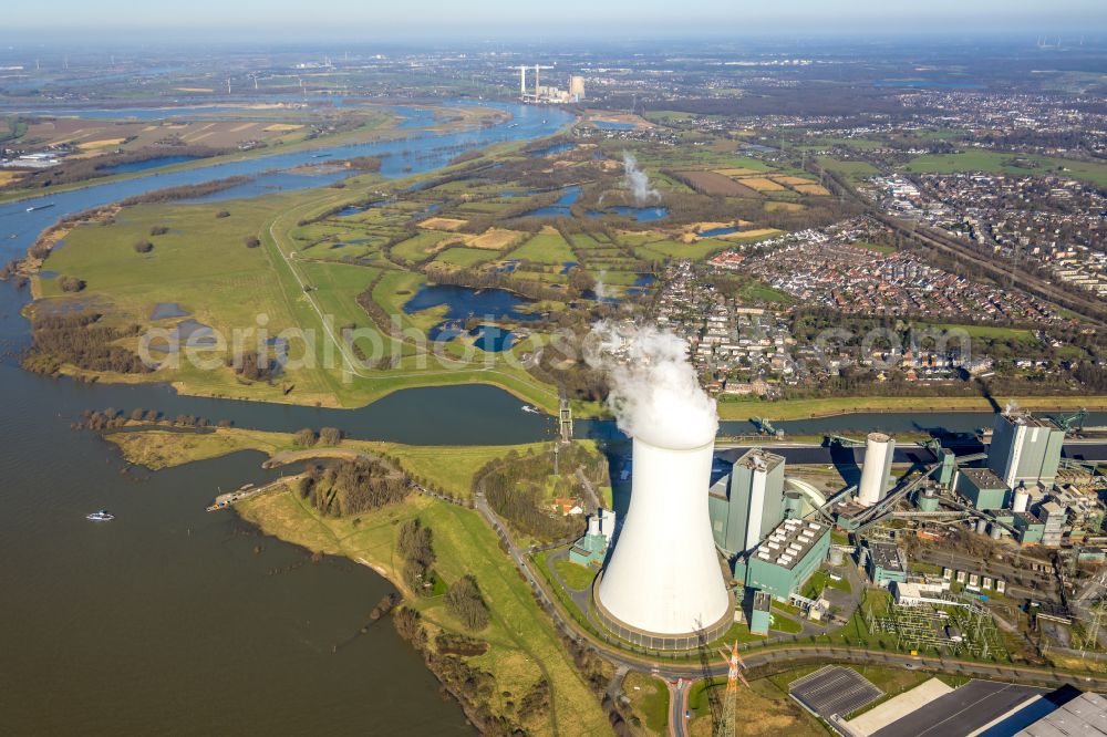 Duisburg from the bird's eye view: Power plants and exhaust towers of thermal power station STEAG Heizkraftwerk Walsum on Dr.-Wilhelm-Roelen-Strasse in Duisburg in the state North Rhine-Westphalia, Germany