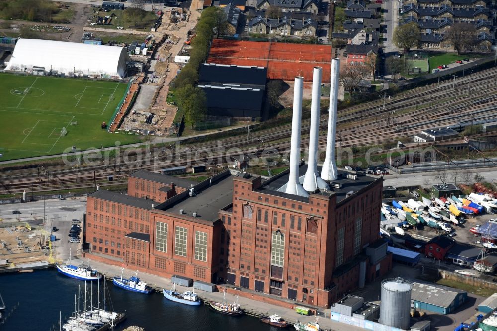 Aerial photograph Kopenhagen - Power plants and exhaust towers of thermal power station Svanemollevaerket on Lautrupsgade in Copenhagen in Region Hovedstaden, Denmark