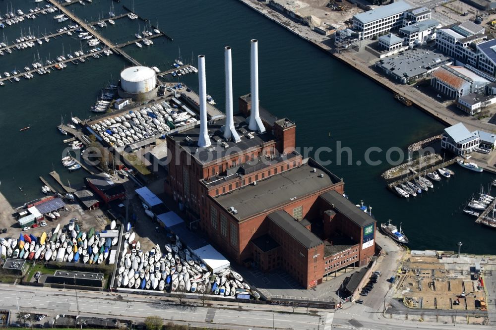 Aerial image Kopenhagen - Power plants and exhaust towers of thermal power station Svanemollevaerket on Lautrupsgade in Copenhagen in Region Hovedstaden, Denmark