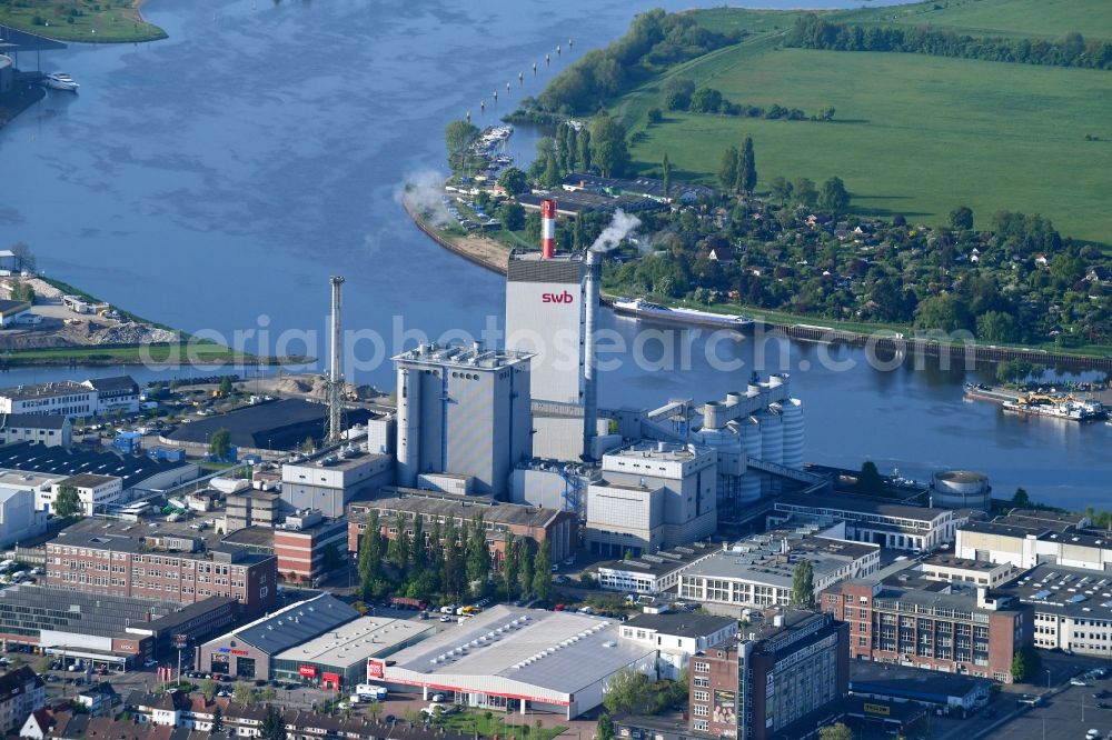 Aerial image Bremen - Power plants and exhaust towers of thermal power station swb Erzeugung AG & Co. KG Heizkraftwerk Hastedt in Bremen, Germany