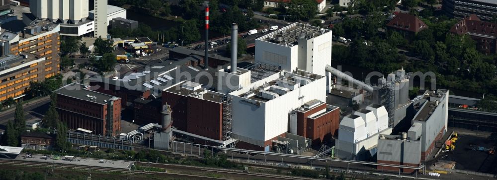 Aerial image Berlin - Power plants and exhaust towers of thermal power station der Vattenfall GmbH an der Putlitzbruecke - Friedrich-Krause-Ufer in Berlin