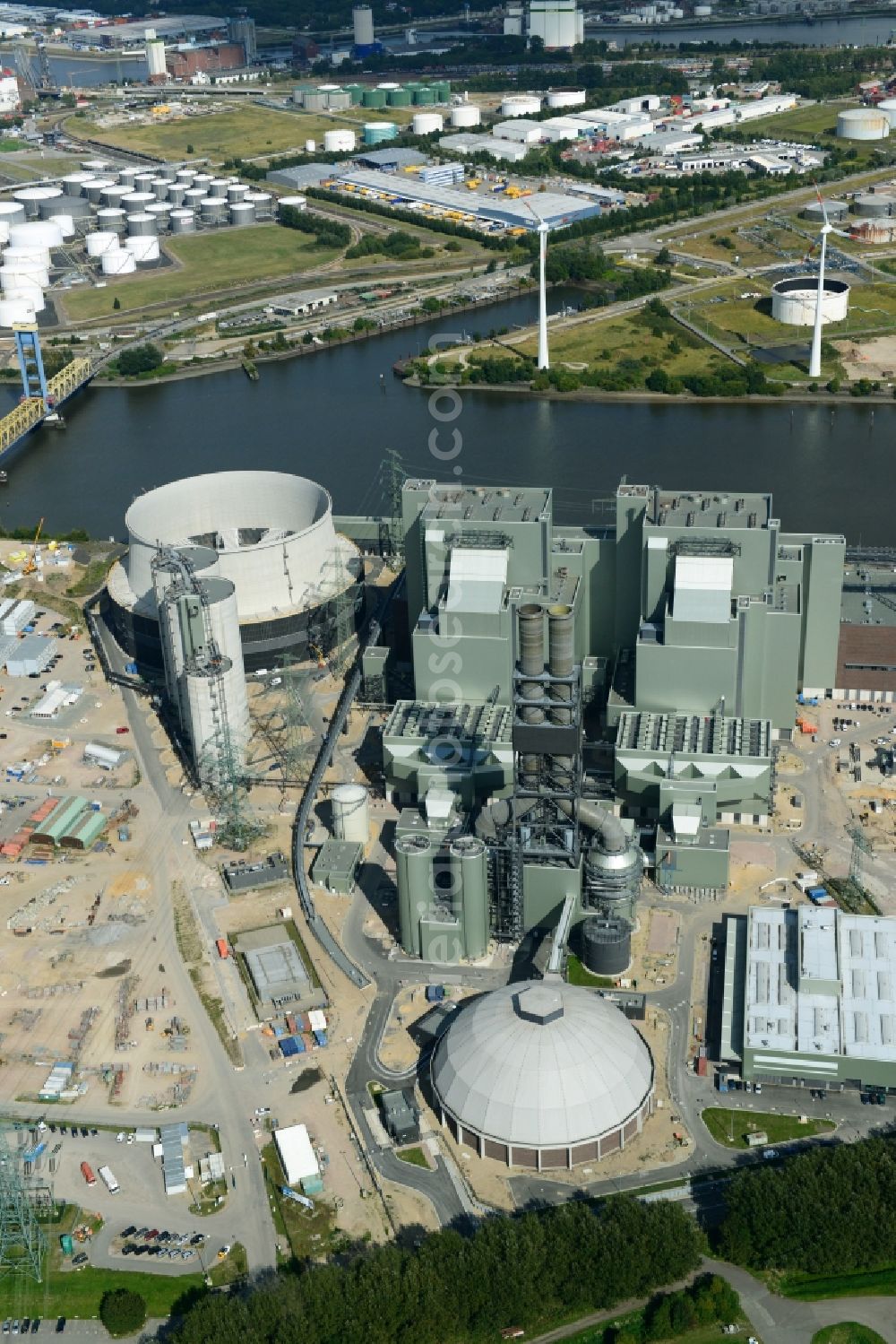 Hamburg from the bird's eye view: Power plants and exhaust towers of thermal power station Vattenfall Tiefstack in Hamburg Moorburg, Germany