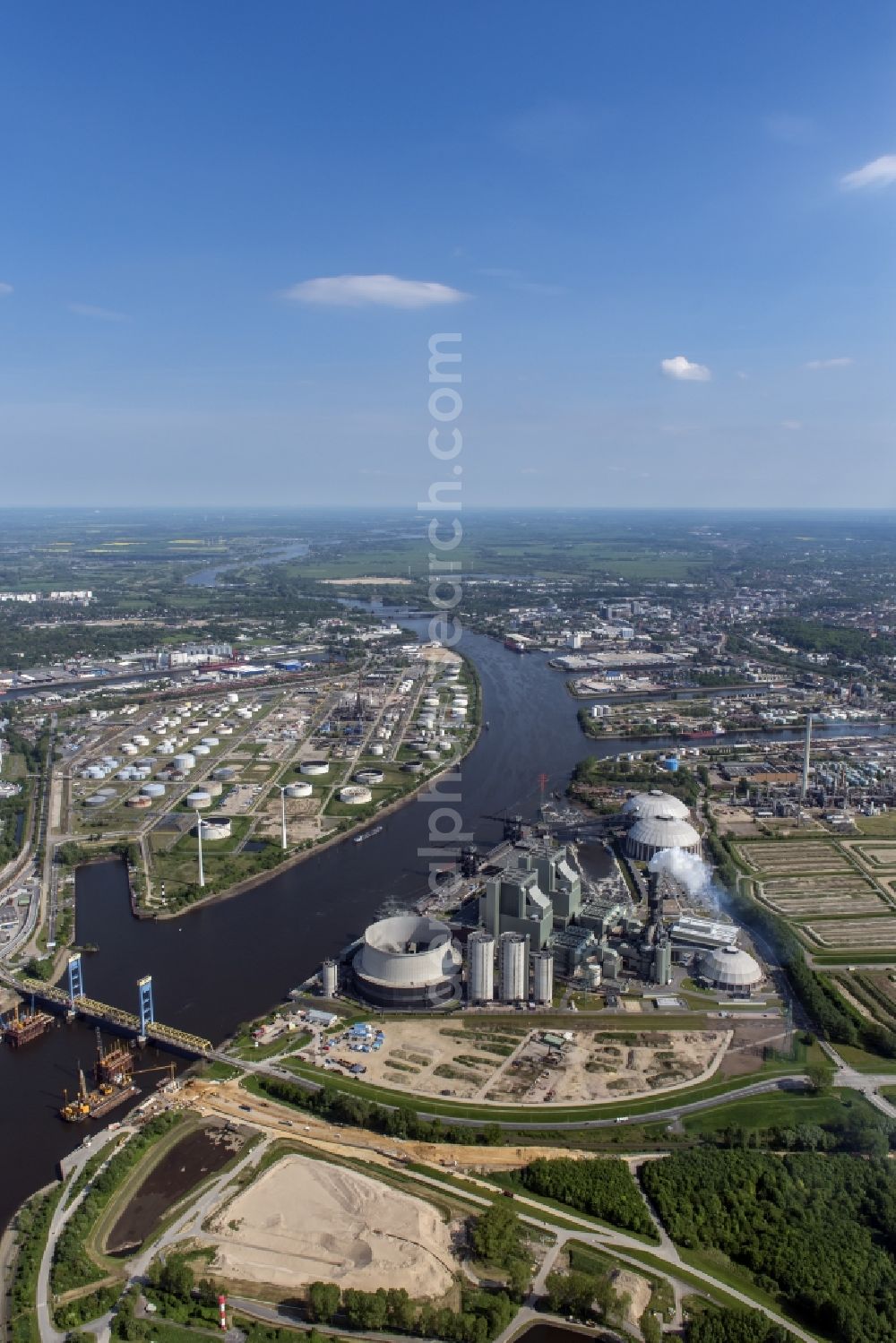 Aerial photograph Hamburg - Power plants and exhaust towers of thermal power station Vattenfall Tiefstack in Hamburg Moorburg, Germany