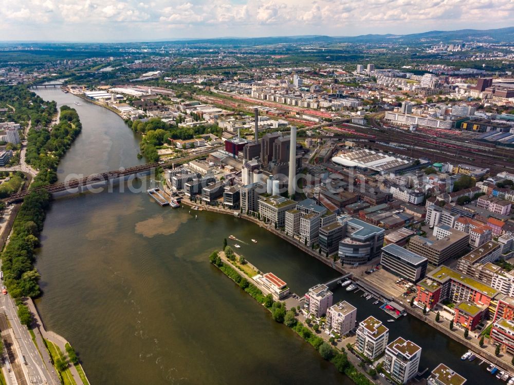 Aerial photograph Frankfurt am Main - Power plants and exhaust towers of thermal power station West in Frankfurt in the state Hesse, Germany