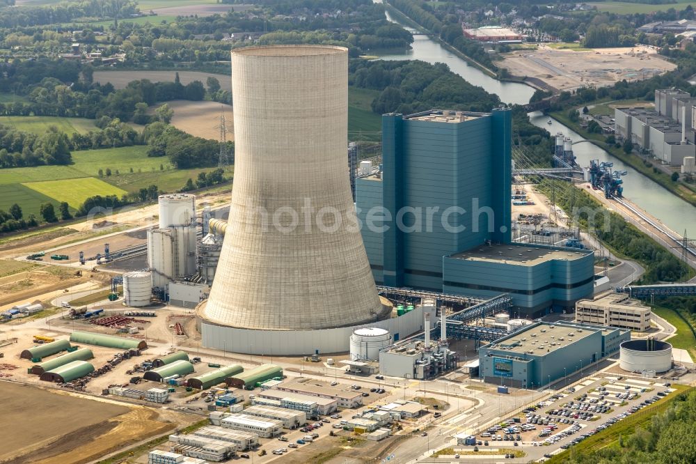 Datteln from the bird's eye view: Power plants and exhaust towers of coal thermal power station Datteln 4 Uniper Kraftwerk Im Loeringhof in Datteln in the state North Rhine-Westphalia, Germany