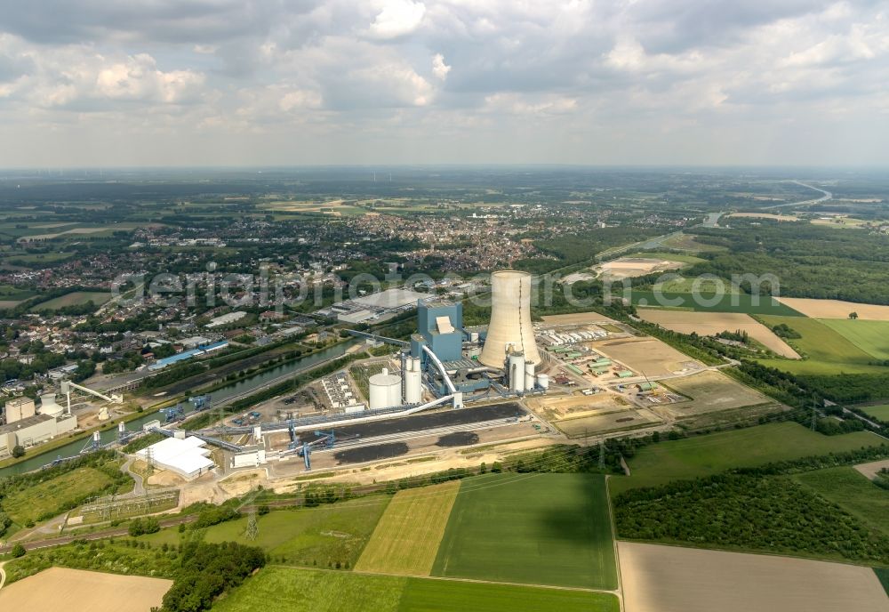 Datteln from the bird's eye view: Power plants and exhaust towers of coal thermal power station Datteln 4 Uniper Kraftwerk Im Loeringhof in Datteln in the state North Rhine-Westphalia, Germany