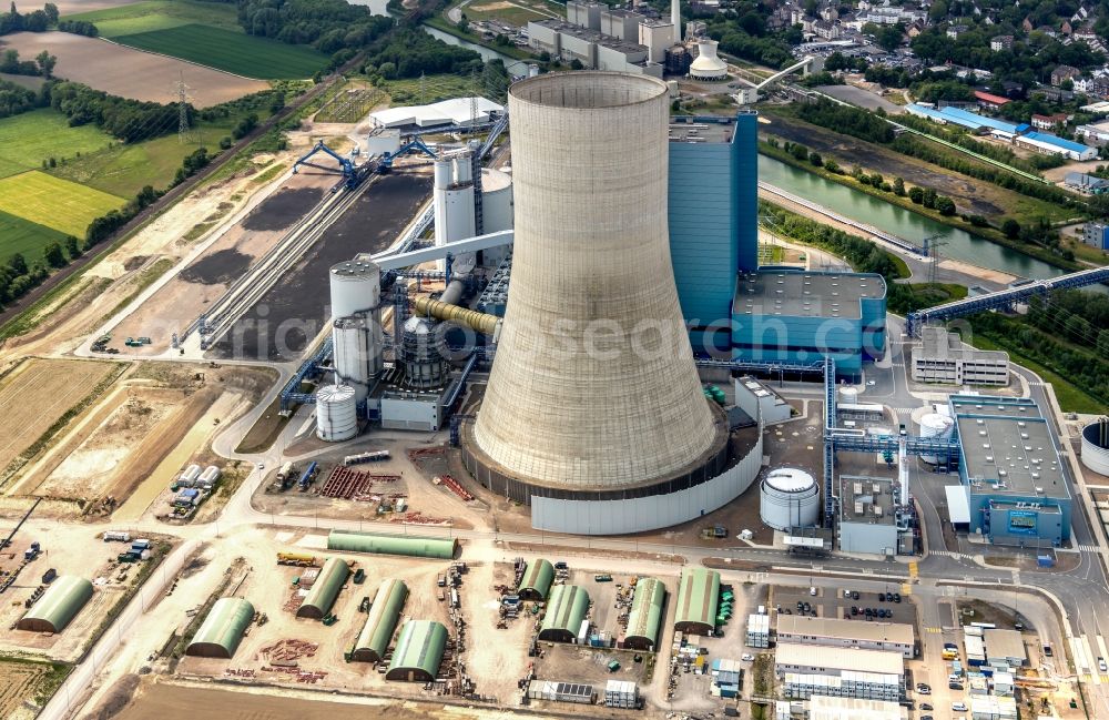 Datteln from the bird's eye view: Power plants and exhaust towers of coal thermal power station Datteln 4 Uniper Kraftwerk Im Loeringhof in Datteln in the state North Rhine-Westphalia, Germany