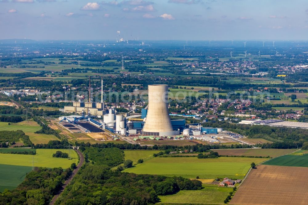 Datteln from the bird's eye view: Power plants and exhaust towers of coal thermal power station Datteln 4 Uniper Kraftwerk Im Loeringhof in Datteln in the state North Rhine-Westphalia, Germany