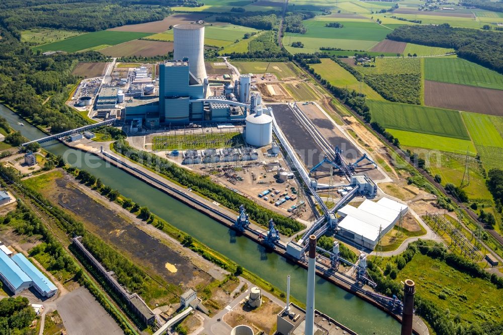 Datteln from the bird's eye view: Power plants and exhaust towers of coal thermal power station Datteln 4 Uniper Kraftwerk Im Loeringhof in Datteln in the state North Rhine-Westphalia, Germany