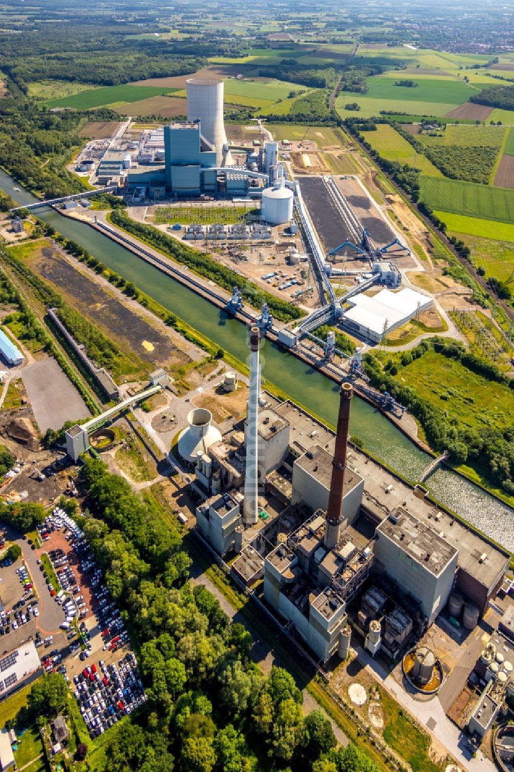 Aerial image Datteln - Power plants and exhaust towers of coal thermal power station Datteln 4 Uniper Kraftwerk Im Loeringhof in Datteln in the state North Rhine-Westphalia, Germany