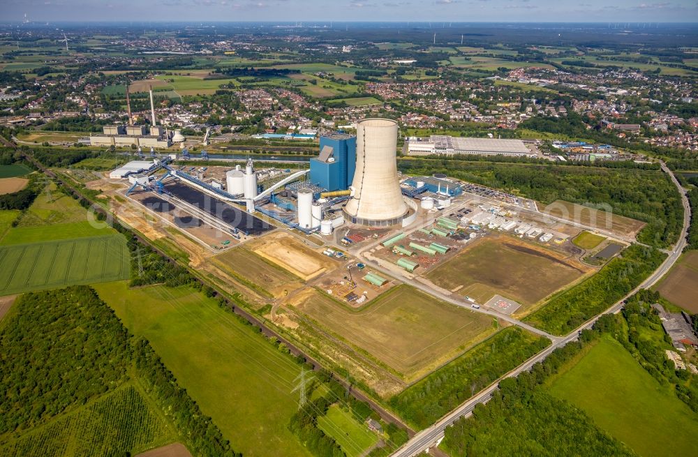 Datteln from the bird's eye view: Power plants and exhaust towers of coal thermal power station Datteln 4 Uniper Kraftwerk Im Loeringhof in Datteln in the state North Rhine-Westphalia, Germany