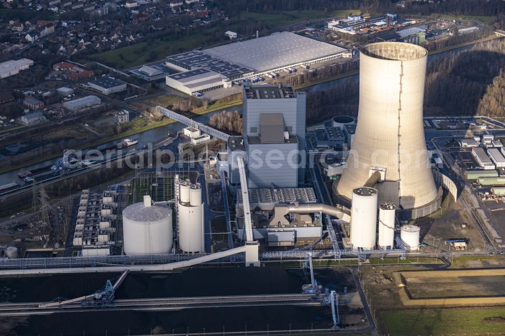 Datteln from the bird's eye view: Aerial view of the power plant and exhaust tower of the coal-fired cogeneration plant Datteln 4 Uniper Kraftwerk Im Loeringhof on the Dortmund-Ems Canal in Datteln in the state North Rhine-Westphalia, Germany