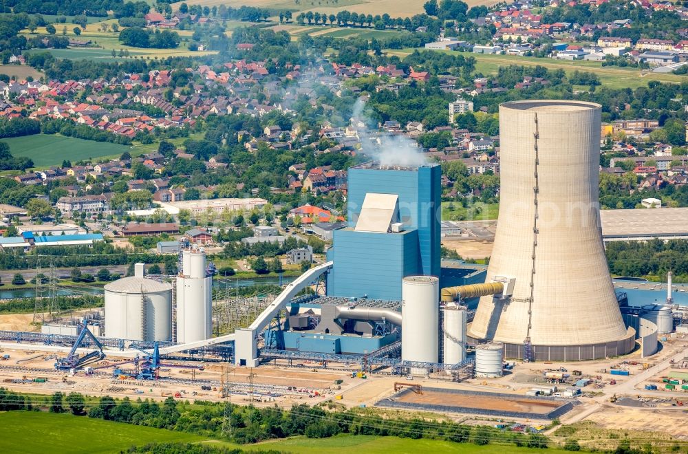 Datteln from the bird's eye view: Power plants and exhaust towers of coal thermal power station Datteln 4 Uniper Kraftwerk Im Loeringhof in Datteln in the state North Rhine-Westphalia, Germany