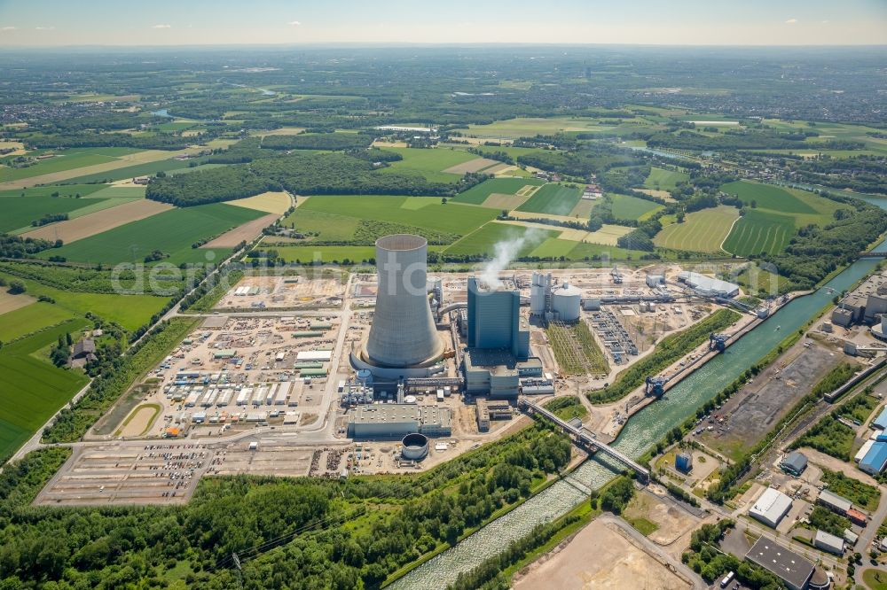 Datteln from the bird's eye view: Power plants and exhaust towers of coal thermal power station Datteln 4 Uniper Kraftwerk Im Loeringhof in Datteln in the state North Rhine-Westphalia, Germany