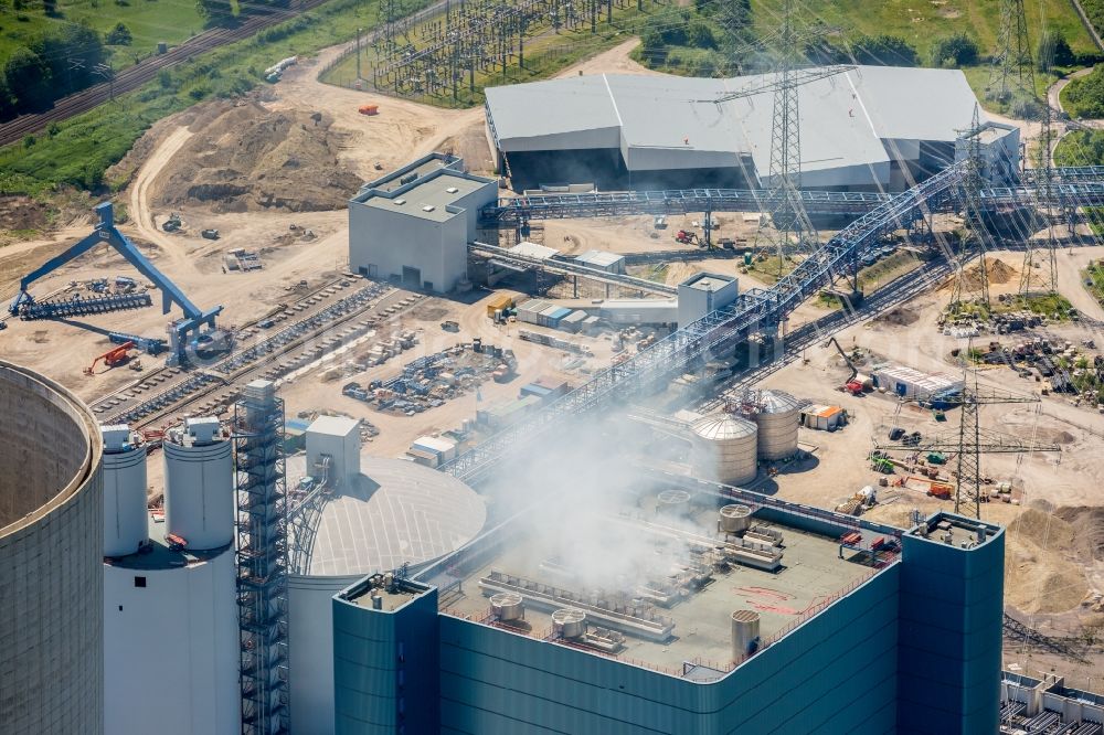 Datteln from the bird's eye view: Power plants and exhaust towers of coal thermal power station Datteln 4 Uniper Kraftwerk Im Loeringhof in Datteln in the state North Rhine-Westphalia, Germany