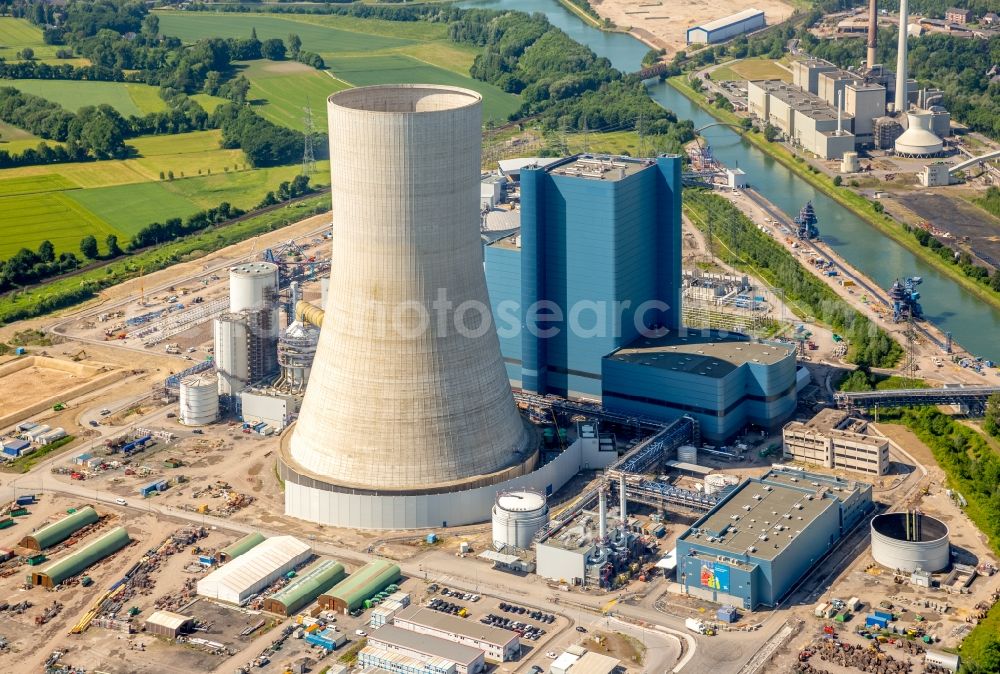 Datteln from the bird's eye view: Power plants and exhaust towers of coal thermal power station Datteln 4 Uniper Kraftwerk Im Loeringhof in Datteln in the state North Rhine-Westphalia, Germany